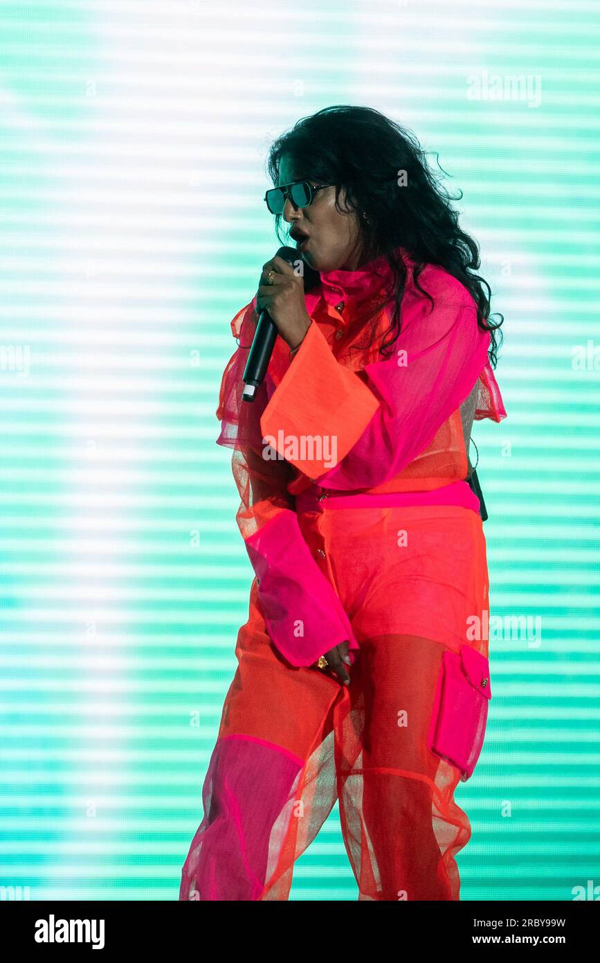 taille-m.i.a.-(chanteuse)-Image