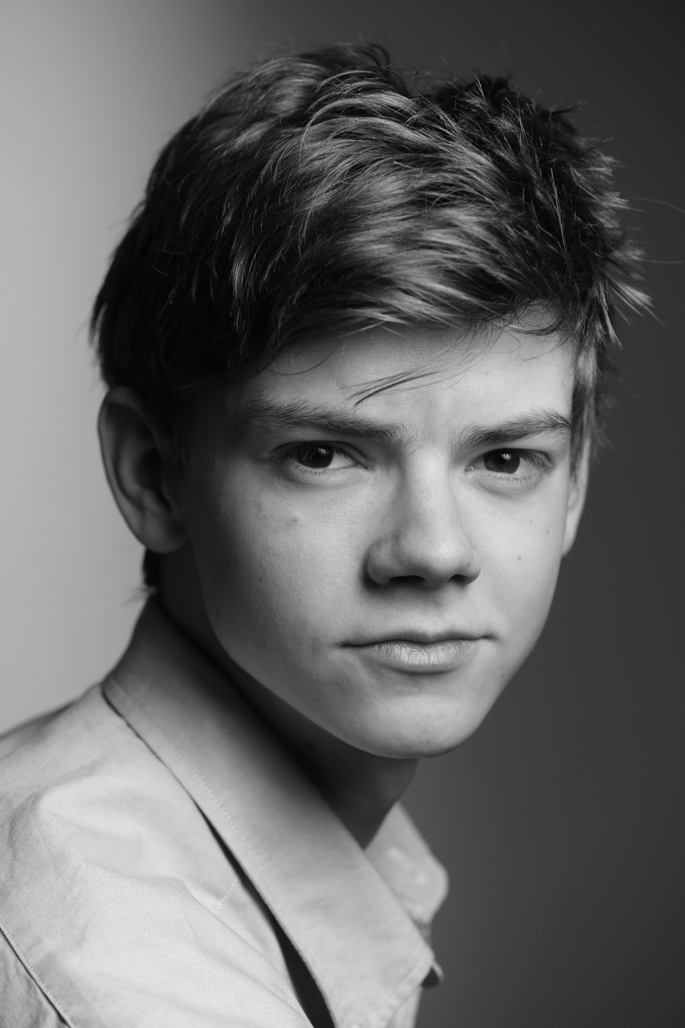 taille-thomas-sangster-Image